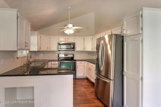 $429,800 | 641 Long Mountain Road, Effort, PA 18330