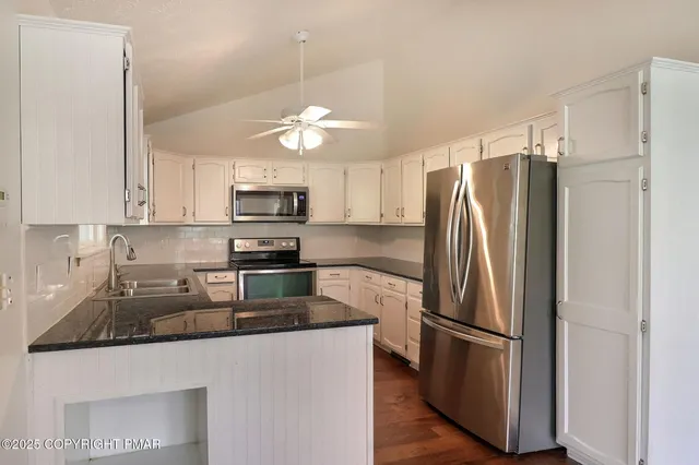 $429,800 | 641 Long Mountain Road, Effort, PA 18330