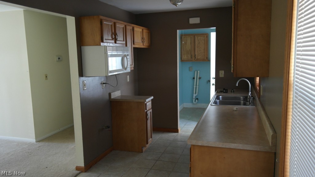 1552 Hubbard Road Madison, OH 44057 - Photo 8 of 14
