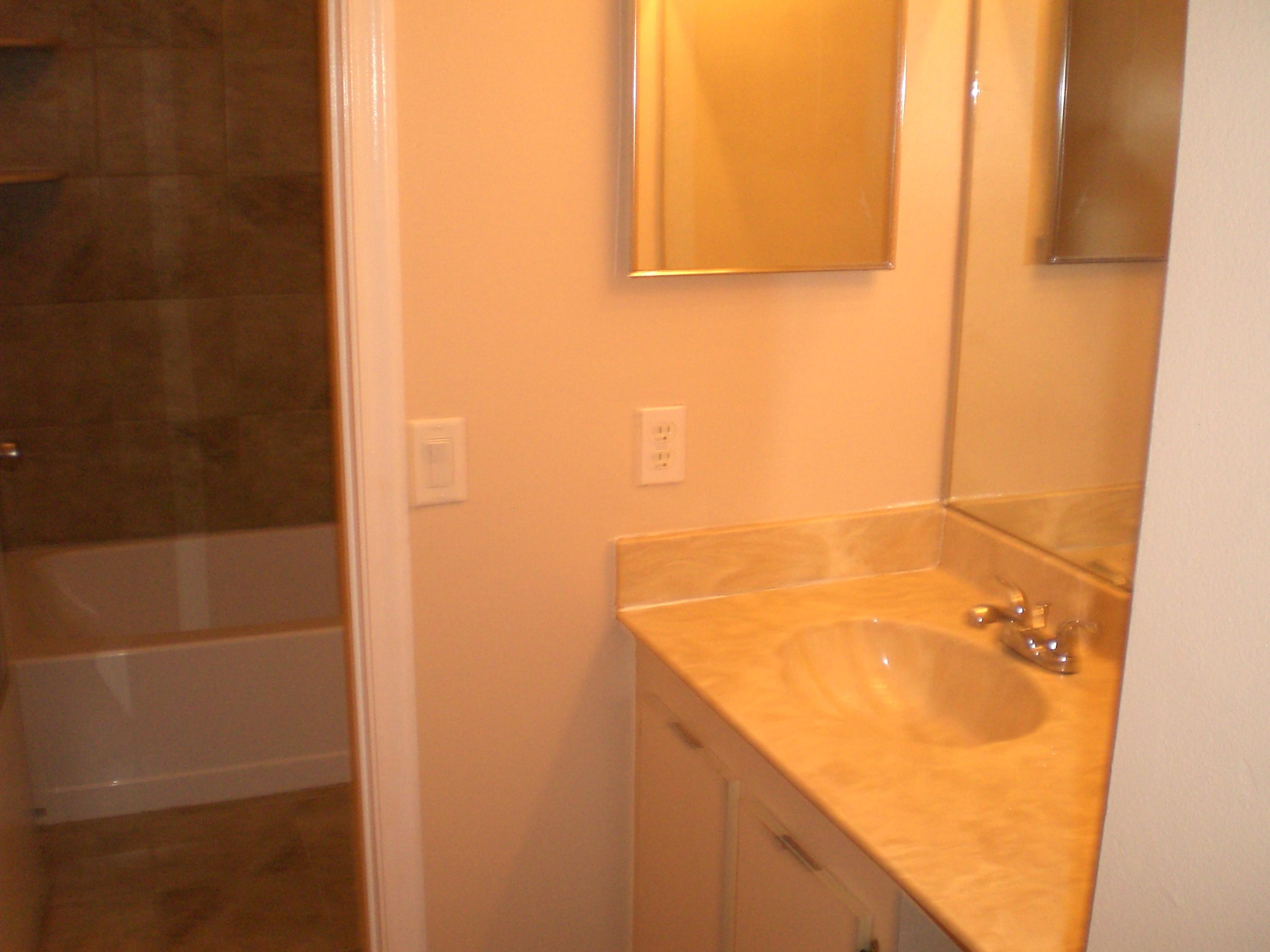 7571 Courtyard Run West, Unit 610 Boca Raton, FL 33433 - Photo 8 of 15 Master Bath
