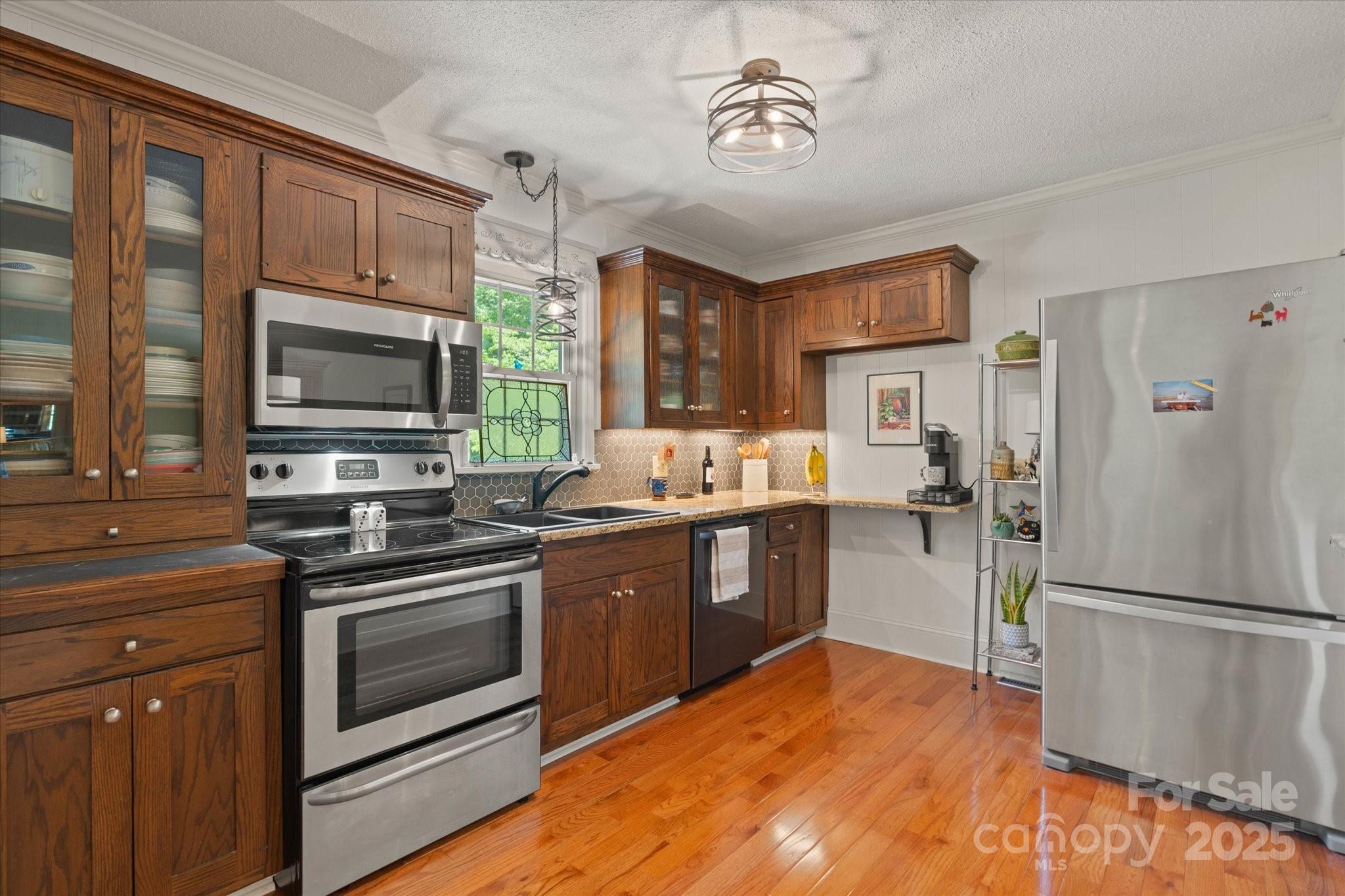 747 9th Street Northwest Hickory, NC 28601 - Photo 14 of 46