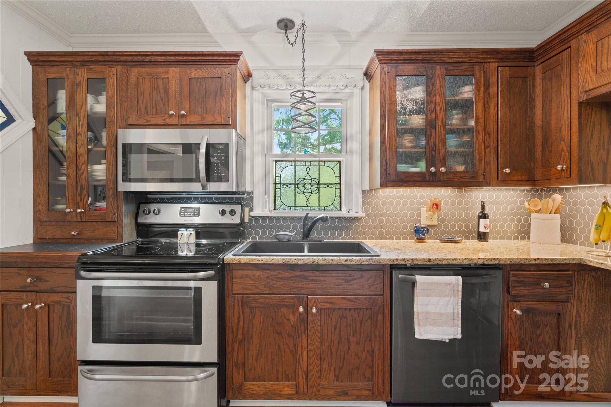747 9th Street Northwest Hickory, NC 28601 - Photo 15 of 46