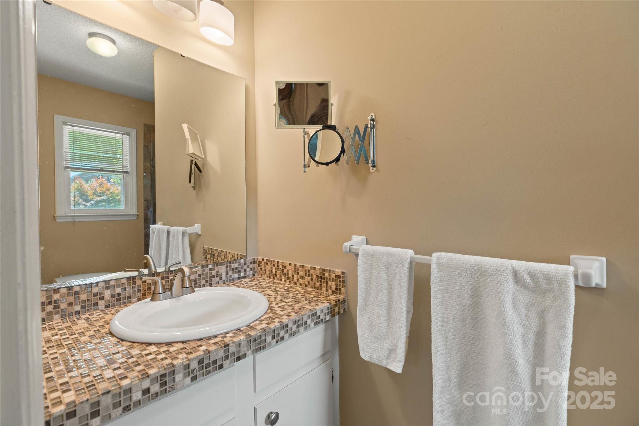 747 9th Street Northwest Hickory, NC 28601 - Photo 22 of 46