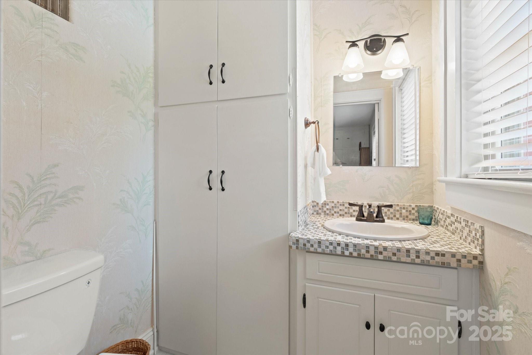 747 9th Street Northwest Hickory, NC 28601 - Photo 30 of 46