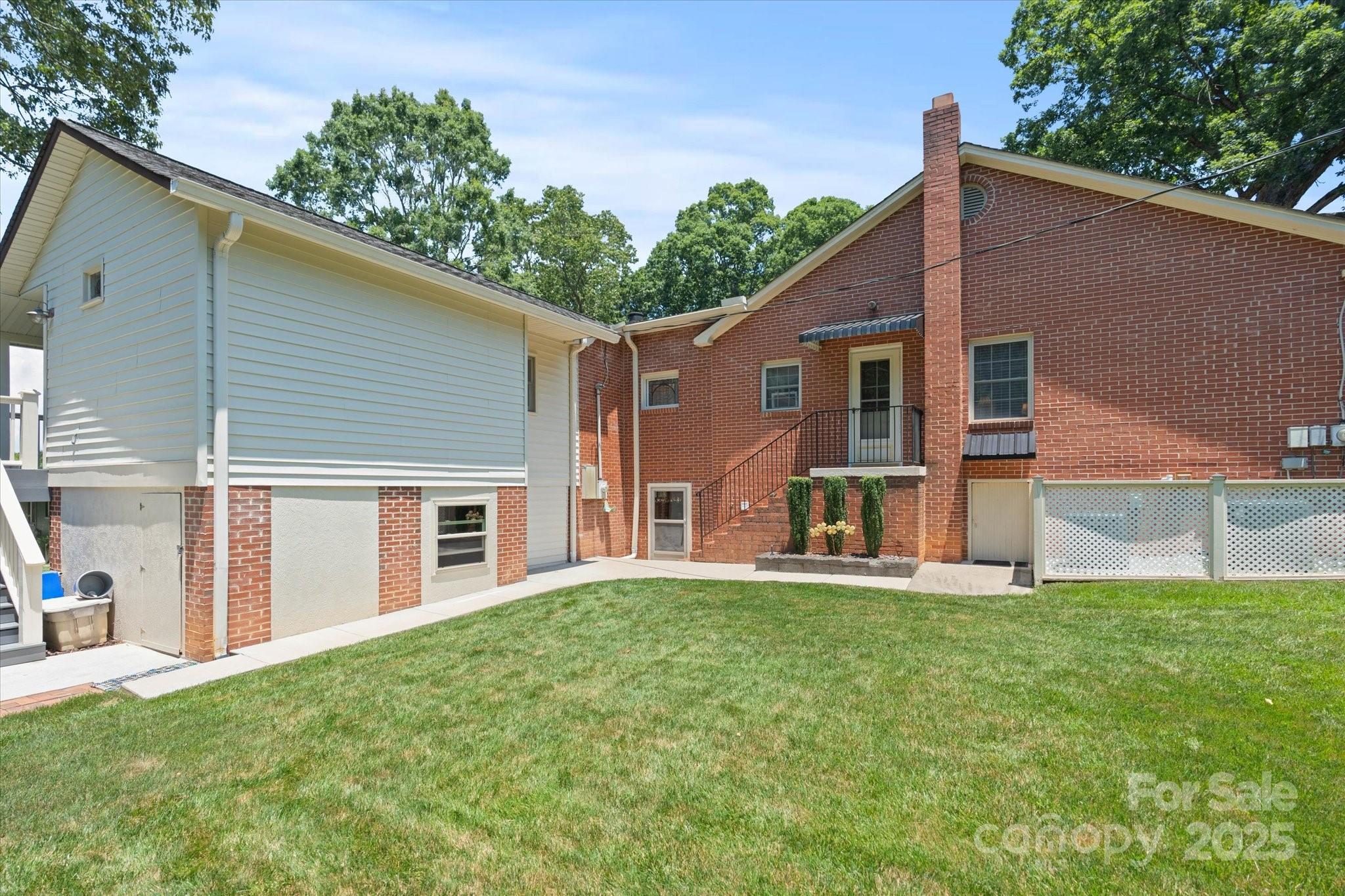 747 9th Street Northwest Hickory, NC 28601 - Photo 36 of 46
