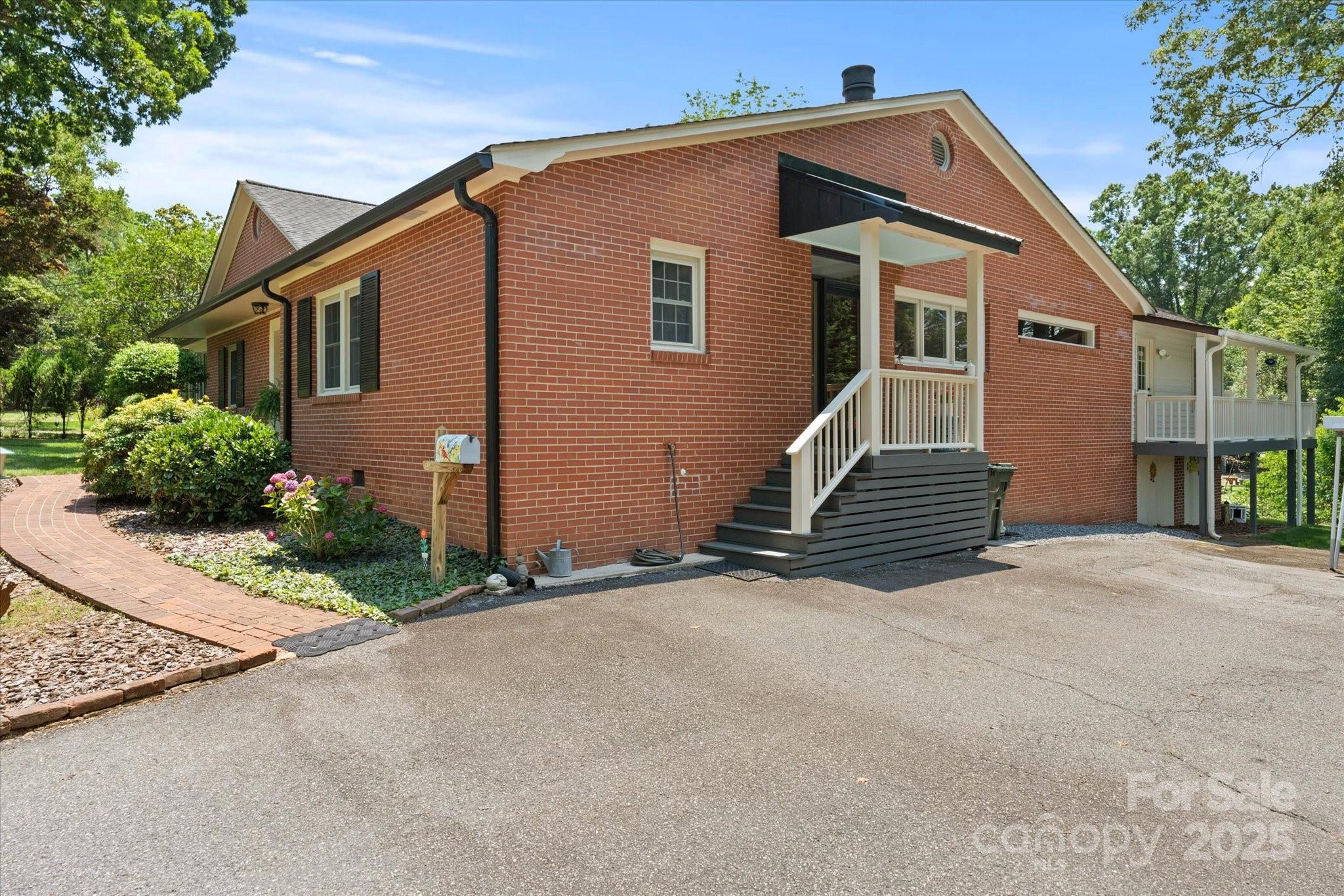 747 9th Street Northwest Hickory, NC 28601 - Photo 40 of 46