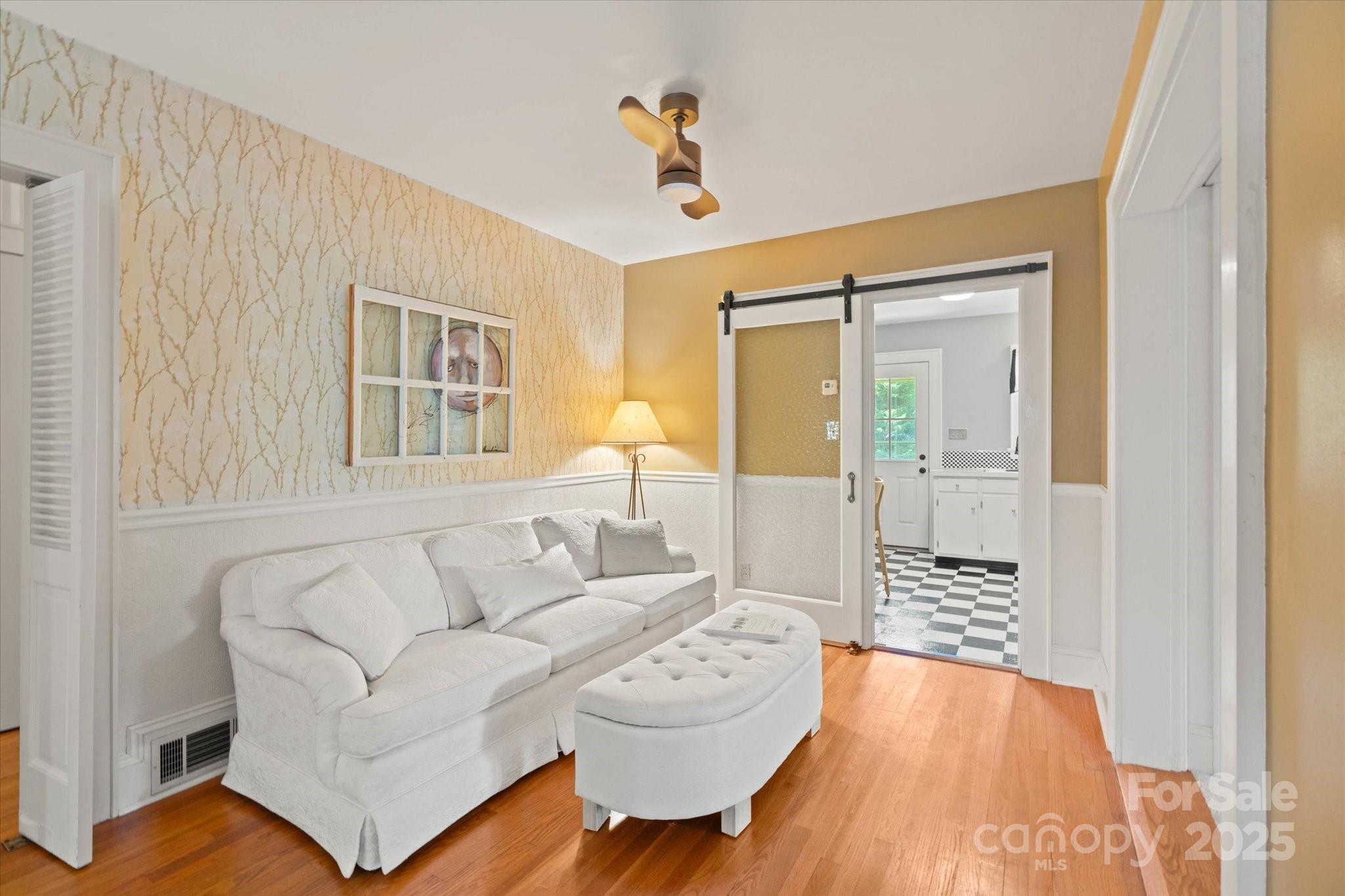 747 9th Street Northwest Hickory, NC 28601 - Photo 6 of 46