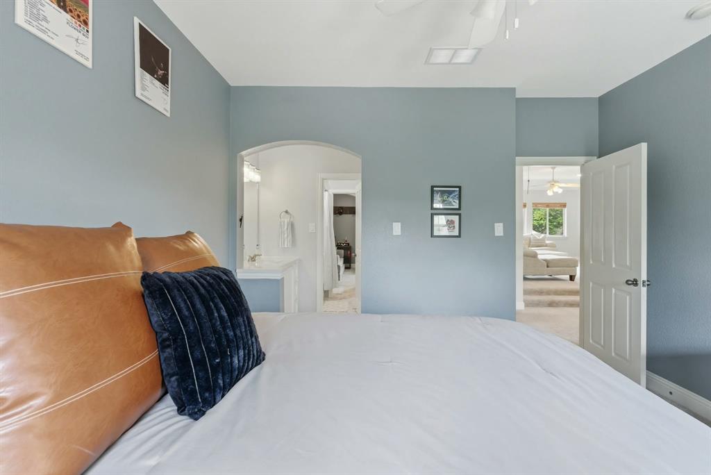 965 Fall Creek Grapevine, TX 76051 - Photo 26 of 40