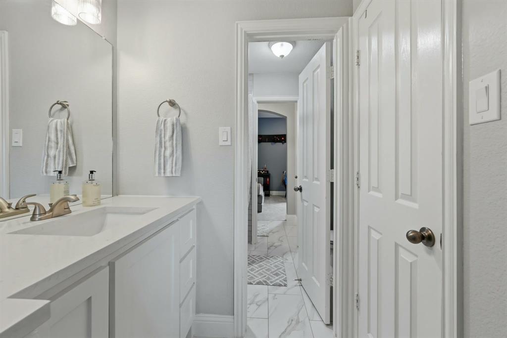 965 Fall Creek Grapevine, TX 76051 - Photo 27 of 40