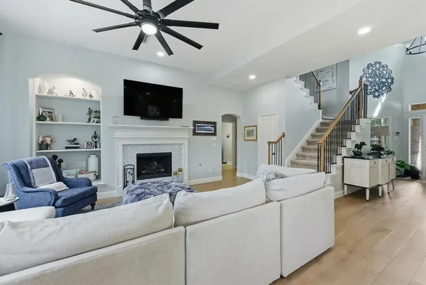 $1,100,000 | 965 Fall Creek, Grapevine, TX 76051