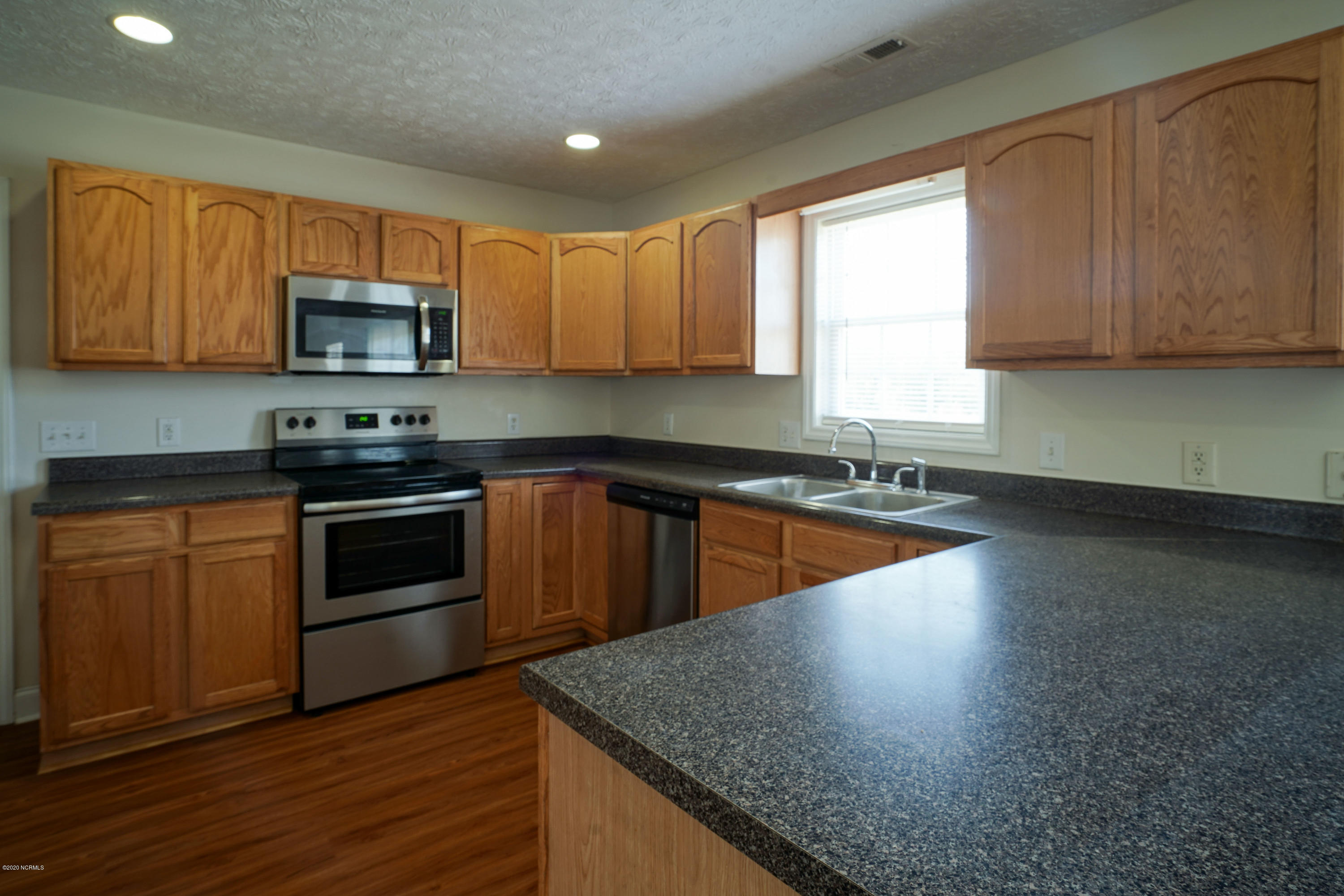 225 Rutledge Avenue Beaufort, NC 28516 - Photo 10 of 33 Kitchen
