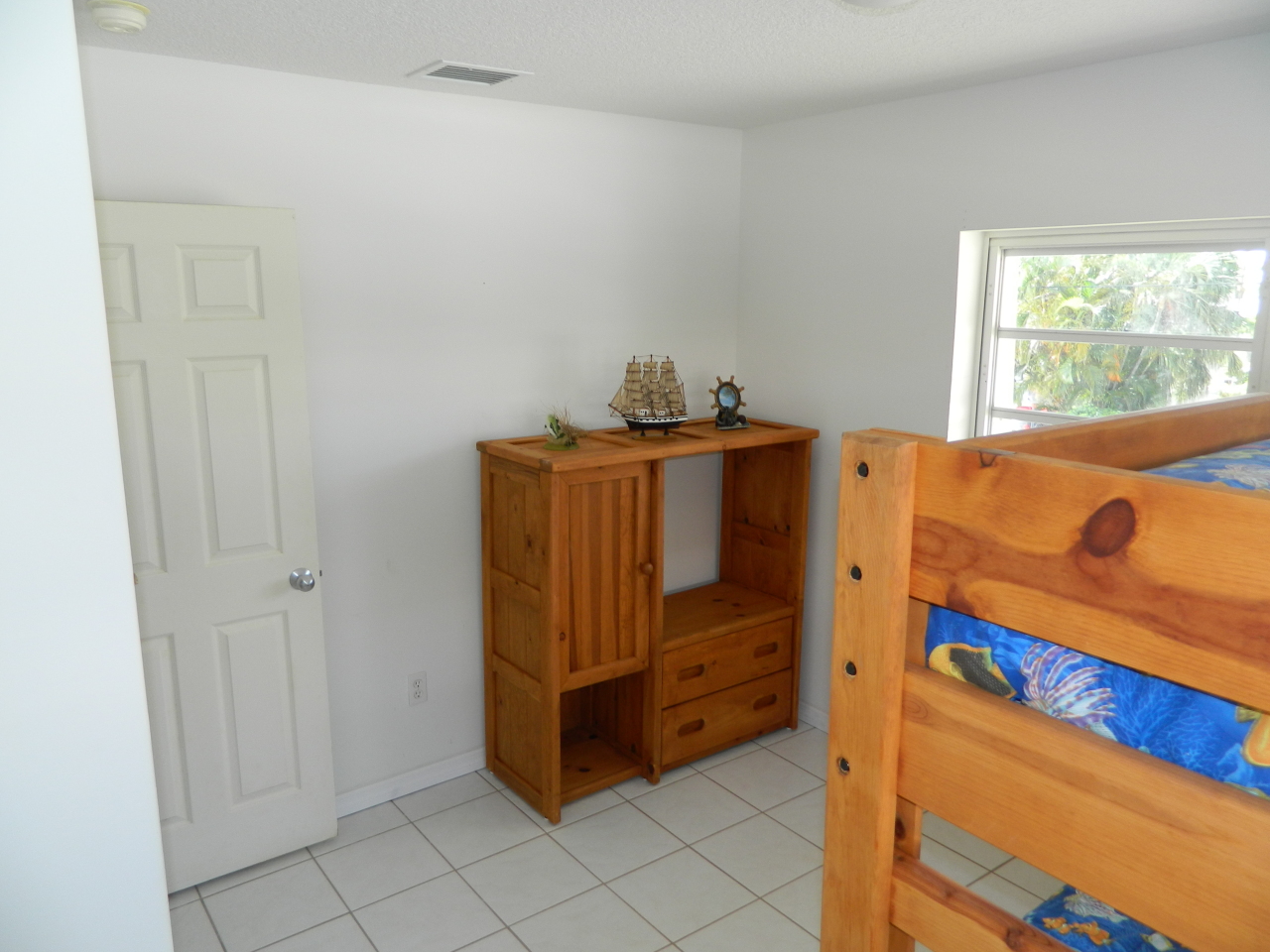 29534 Ranger Avenue Big Pine Key, FL 33043 - Photo 19 of 28 Guest Bedroom