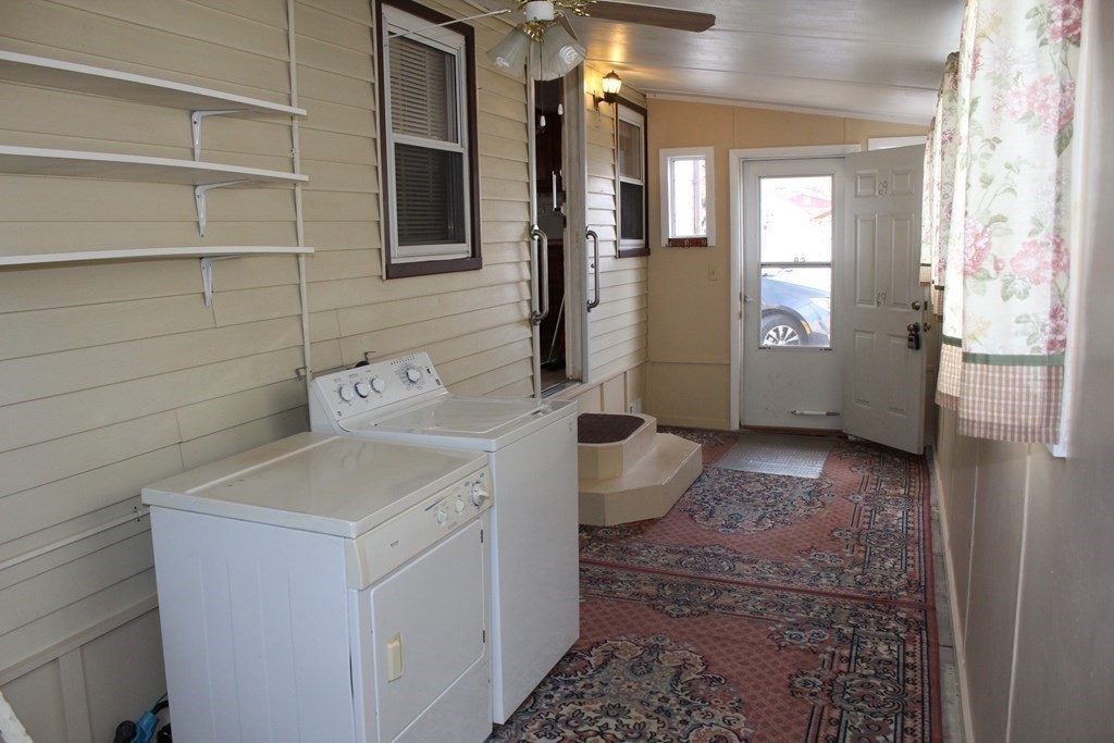 69 Mobile Home Way Springfield, MA 01119 - Photo 29 of 42 Gallery Image 29