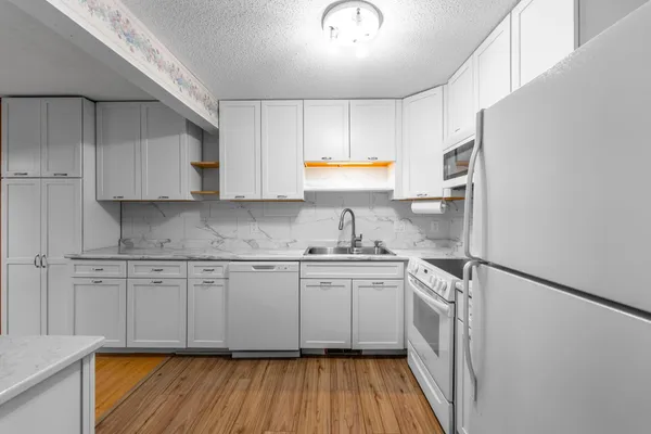 $280,000 | 5683 West Bavarian Pass, Fridley, MN 55432