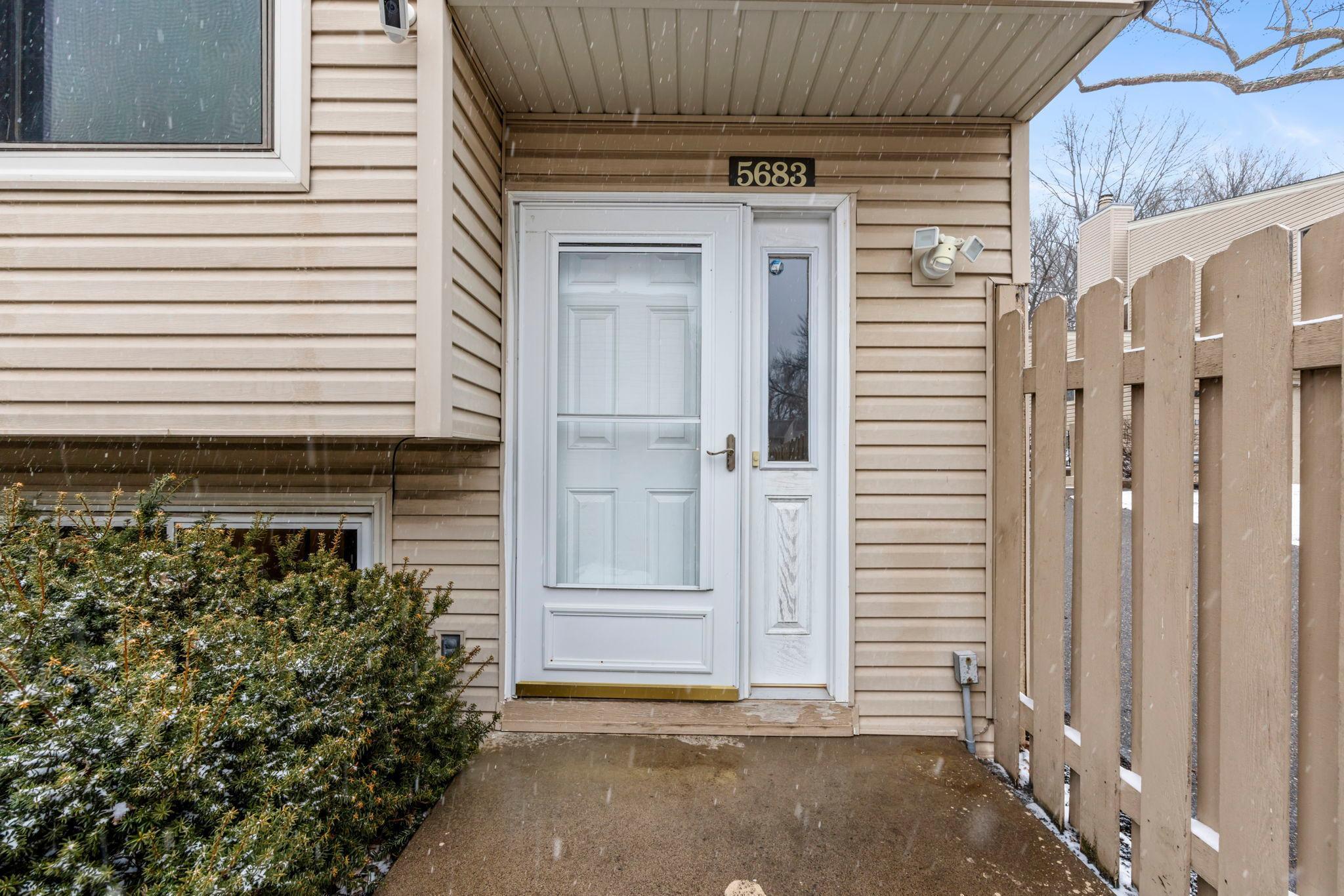 5683 West Bavarian Pass Fridley, MN 55432 - Photo 5 of 38