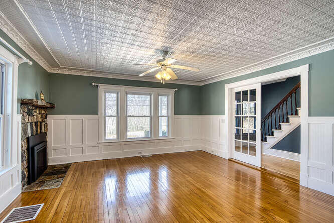 55 North Sedgwick Road Sedgwick, ME 04676 - Photo 15 of 43 Livingroom