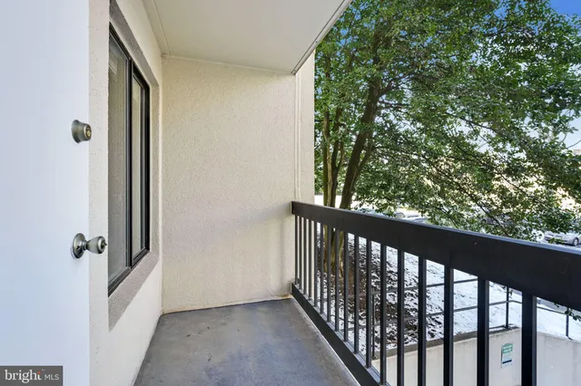 $1,800 | 6300 Stevenson Avenue, Unit 120, Alexandria, VA 22304