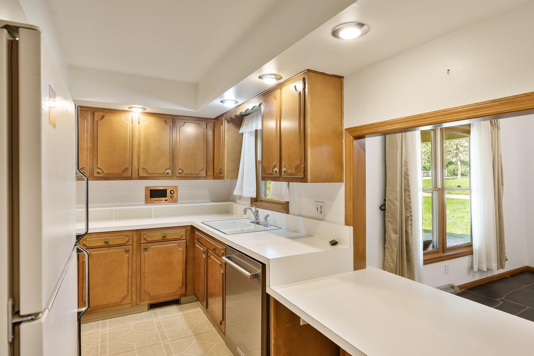 5537 Guilford Road Rockford, IL 61107 - Photo 18 of 46
