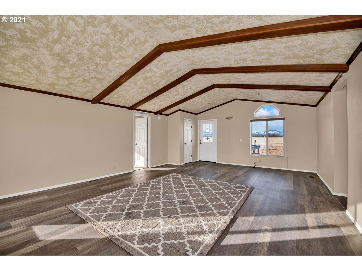 68598 George Cyrus Road Sisters, OR 97759 - Photo 11 of 21 Gallery Image 11