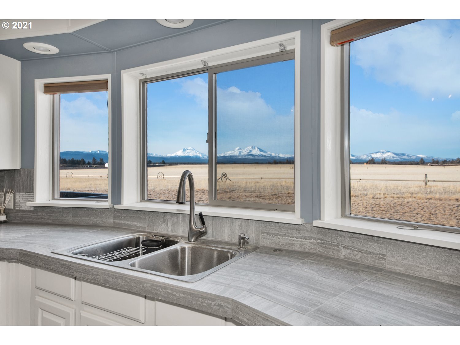 68598 George Cyrus Road Sisters, OR 97759 - Photo 8 of 21 Gallery Image 8
