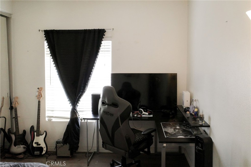 7331 Shelby Place Rancho Cucamonga, CA 91739 - Photo 15 of 17 a living room with furniture and a flat screen tv
