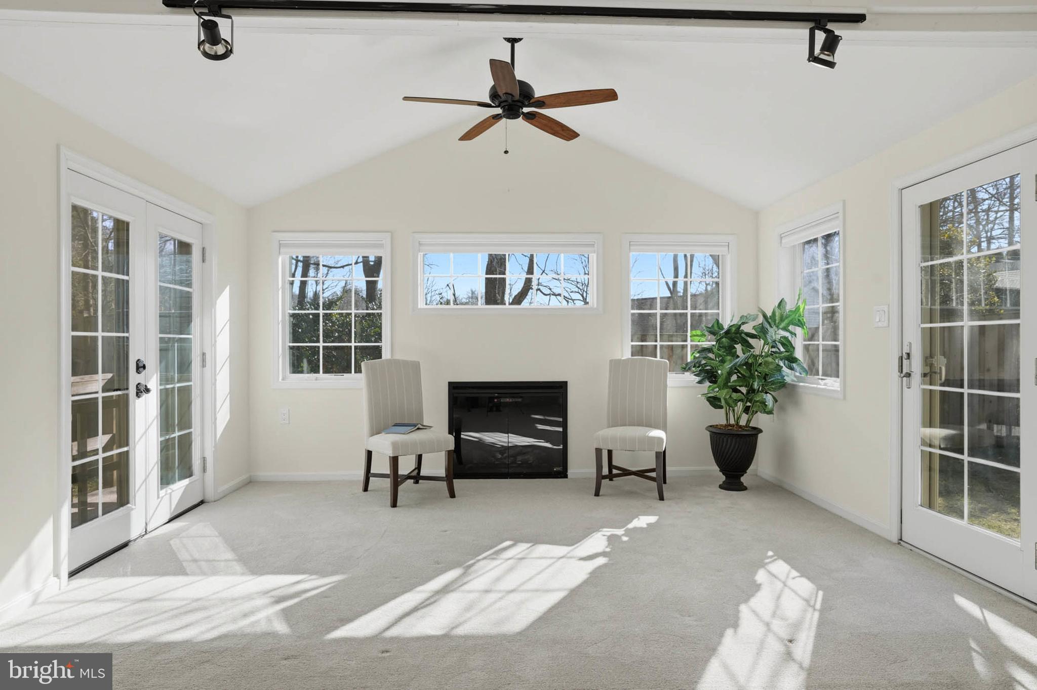 847 Woodmont Road Annapolis, MD 21401 - Photo 14 of 39 Family Room