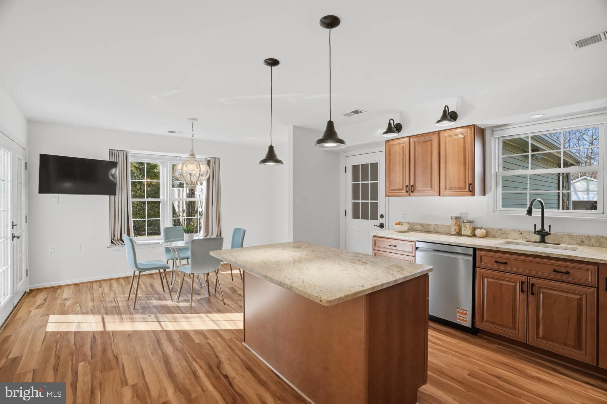 847 Woodmont Road Annapolis, MD 21401 - Photo 15 of 39 Beautiful Kitchen w/ Granite Counters