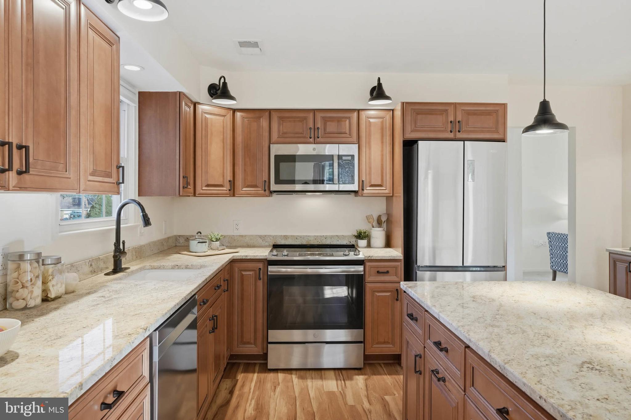 847 Woodmont Road Annapolis, MD 21401 - Photo 17 of 39 Kitchen with Stainless Steel Appliances