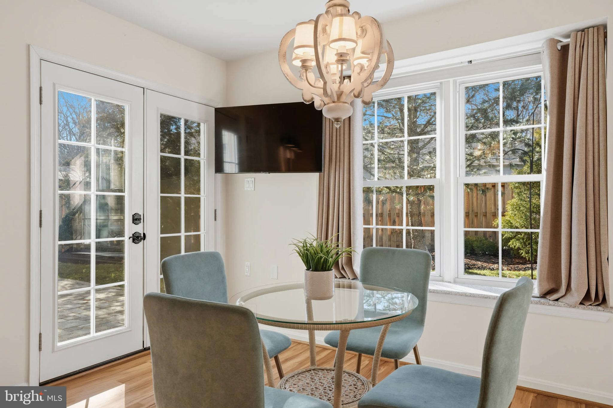 847 Woodmont Road Annapolis, MD 21401 - Photo 20 of 39 Breakfast Nook with Access to Paver Patio