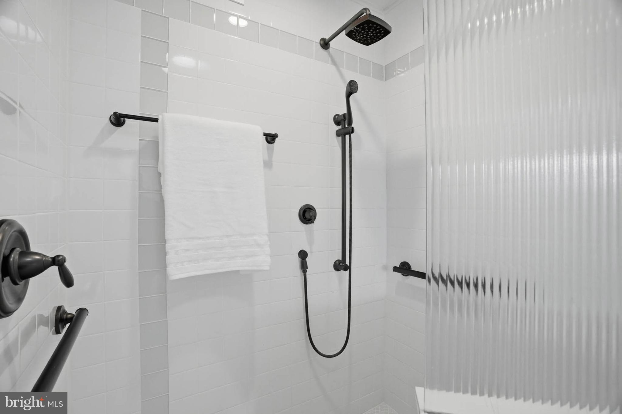 847 Woodmont Road Annapolis, MD 21401 - Photo 25 of 39 Primary Bathroom Shower