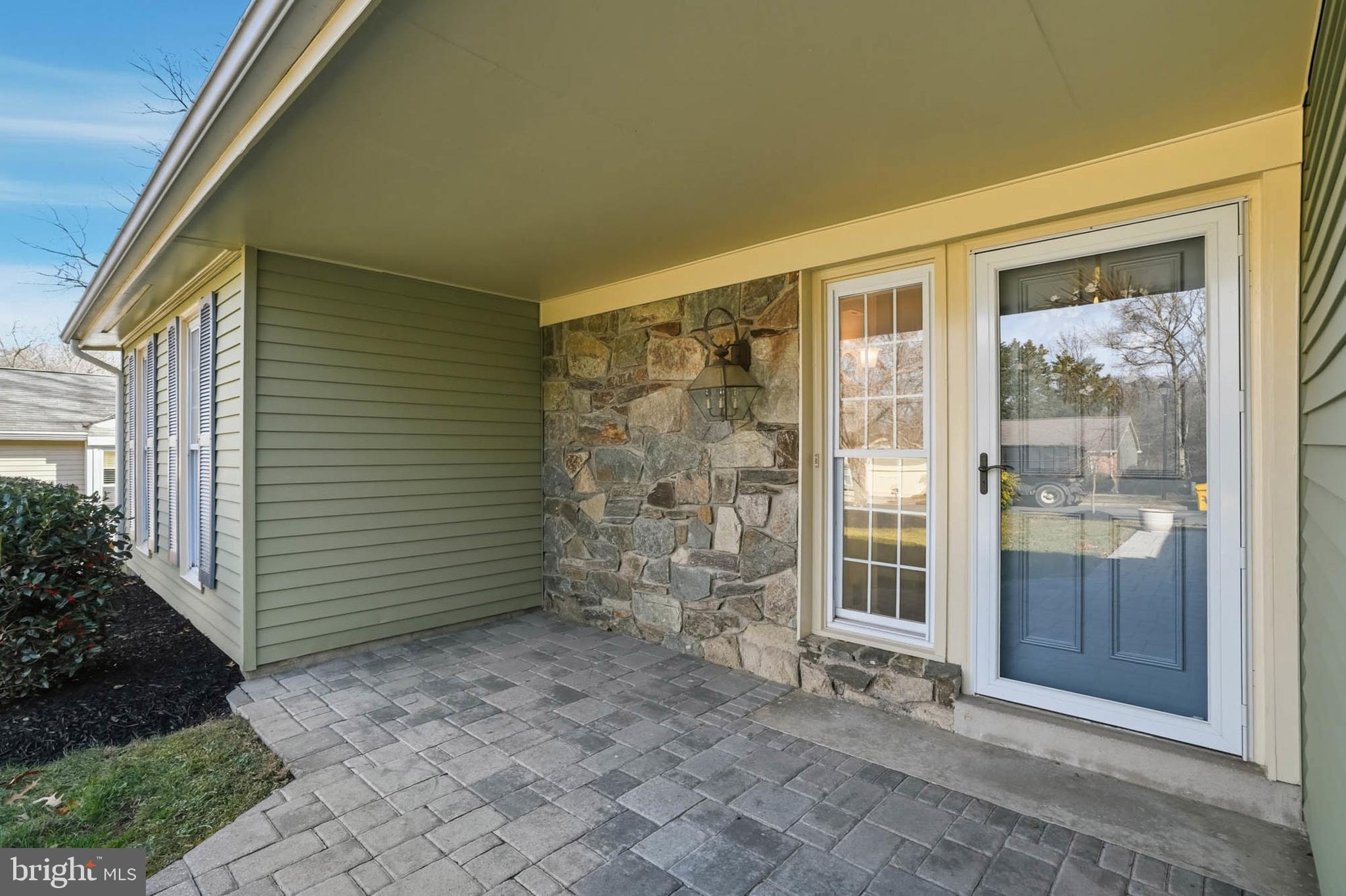 847 Woodmont Road Annapolis, MD 21401 - Photo 4 of 39 Protected front porch