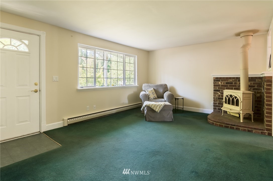 18845 Southeast 213th Street Renton, WA 98058 - Photo 2 of 24