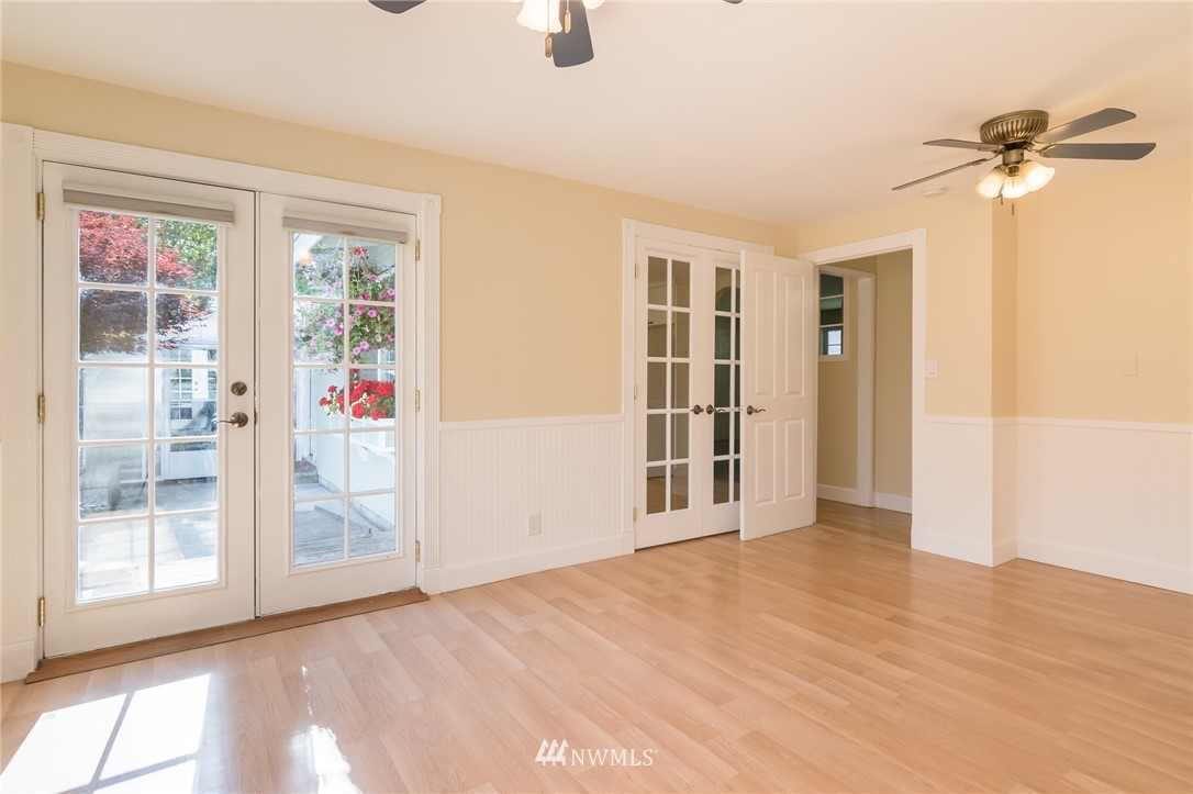 18845 Southeast 213th Street Renton, WA 98058 - Photo 4 of 24