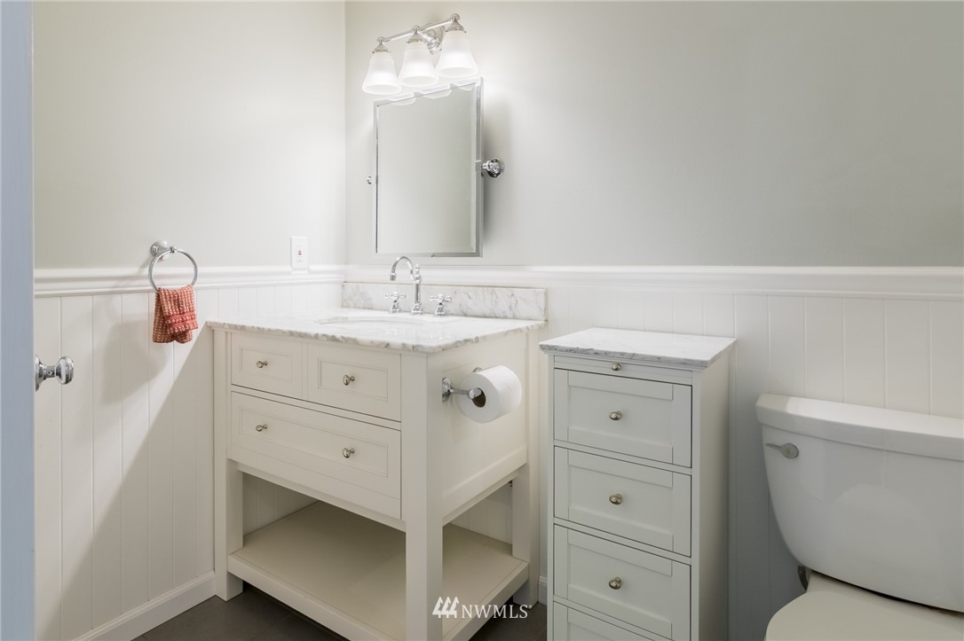18845 Southeast 213th Street Renton, WA 98058 - Photo 6 of 24