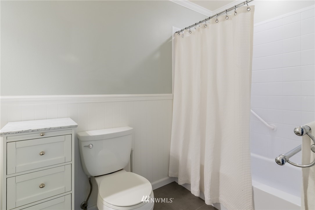 18845 Southeast 213th Street Renton, WA 98058 - Photo 7 of 24