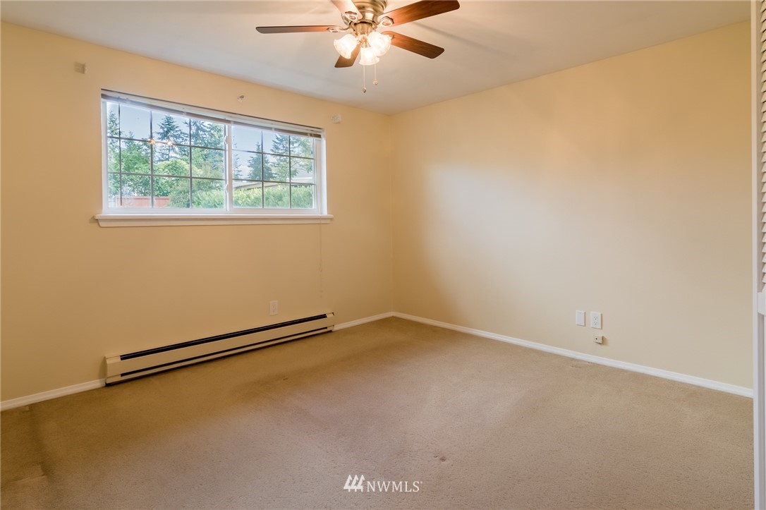18845 Southeast 213th Street Renton, WA 98058 - Photo 8 of 24