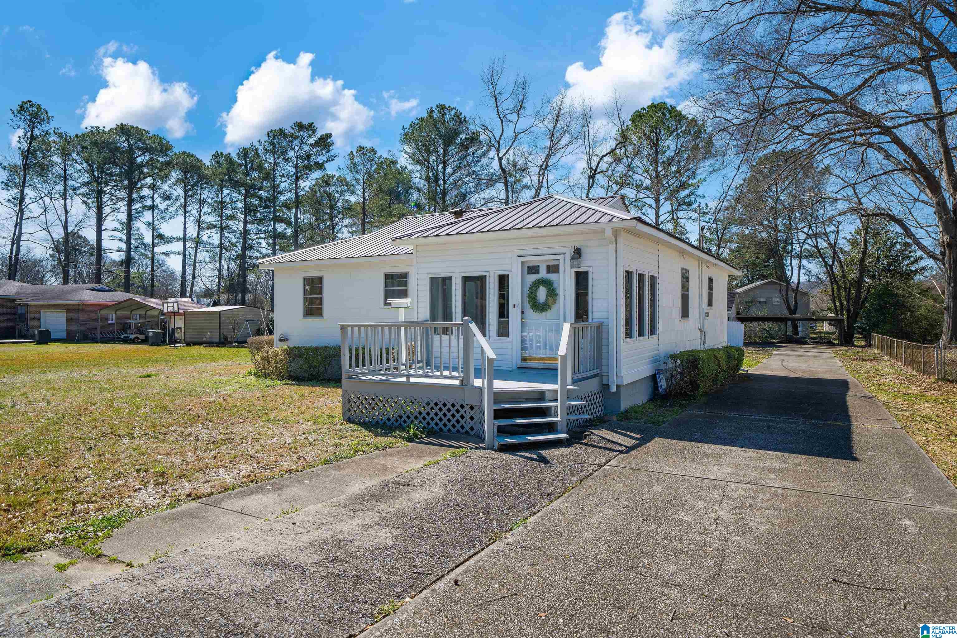 406 Wickstead Road Bessemer, AL 35023 - Photo 3 of 24