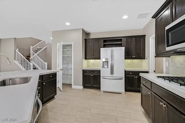 $599,999 | 689 Silver Pearl Street, Henderson, NV 89002