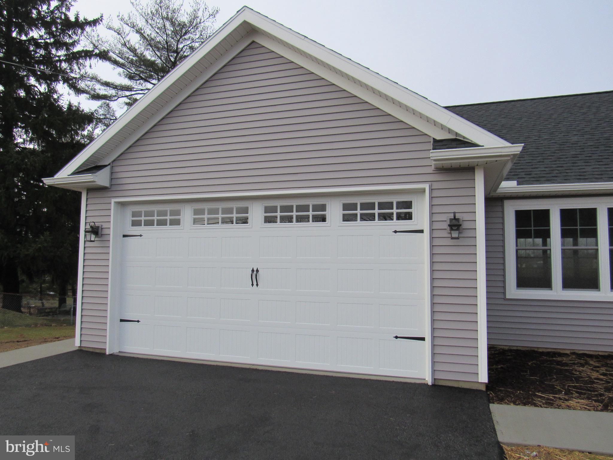 83 Eisenhower Road Palmyra, PA 17078 - Photo 4 of 38 Gallery Image 4