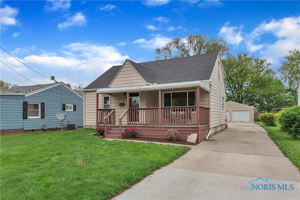 853 Mambrino Road Oregon, OH 43616 - Photo 2 of 32 Gallery Image 2