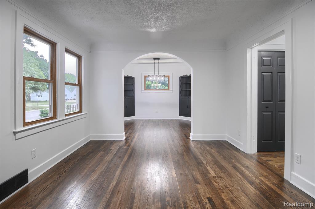 322 Leta Avenue Flint, MI 48507 - Photo 10 of 26