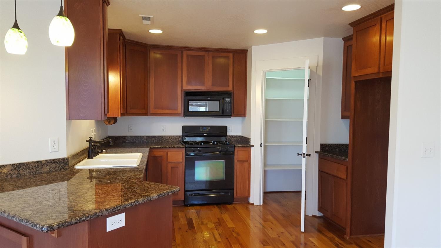 1144 Highlands Drive Eagle Point, OR 97524 - Photo 12 of 35 Additional Photo
