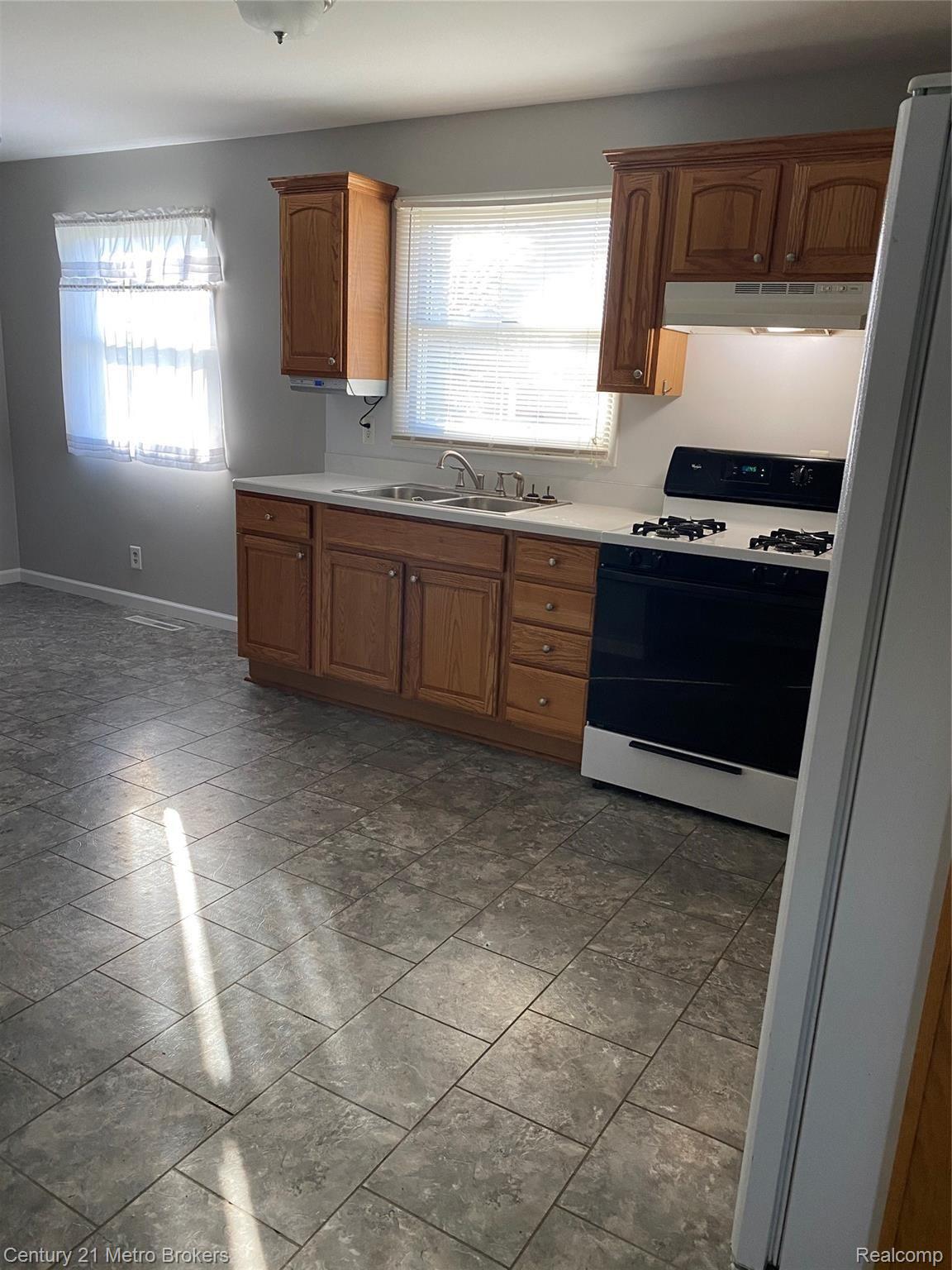 11071 North Lewis Road Clio, MI 48420 - Photo 12 of 41 tempImage8irOla.jpg