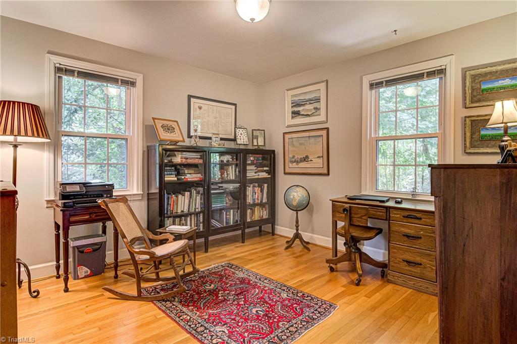 3038 Cambridge Road Winston-Salem, NC 27104 - Photo 21 of 31 3rd bedroom on the main level