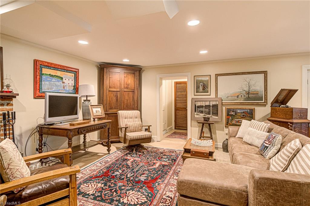 3038 Cambridge Road Winston-Salem, NC 27104 - Photo 29 of 31 Gallery Image 29