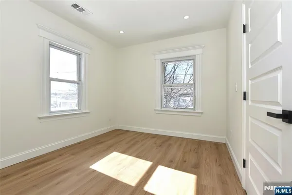 $2,500 | 383 Lafayette Avenue, Unit 2, Hawthorne, NJ 07506