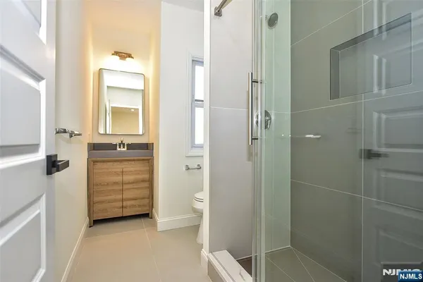 $2,500 | 383 Lafayette Avenue, Unit 2, Hawthorne, NJ 07506