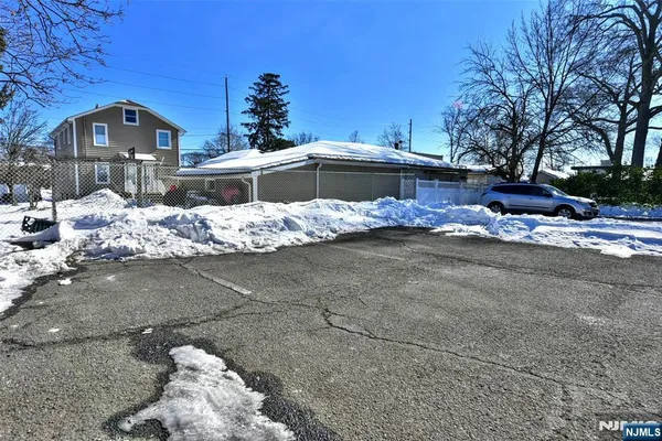 $2,500 | 383 Lafayette Avenue, Unit 2, Hawthorne, NJ 07506