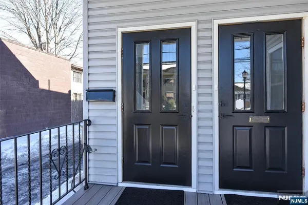 $2,500 | 383 Lafayette Avenue, Unit 2, Hawthorne, NJ 07506