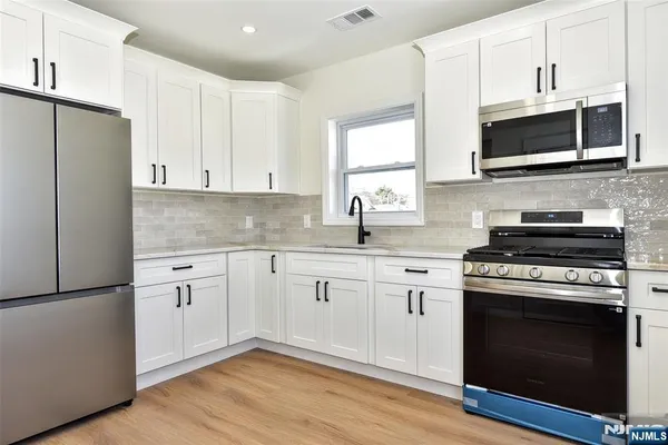 $2,500 | 383 Lafayette Avenue, Unit 2, Hawthorne, NJ 07506